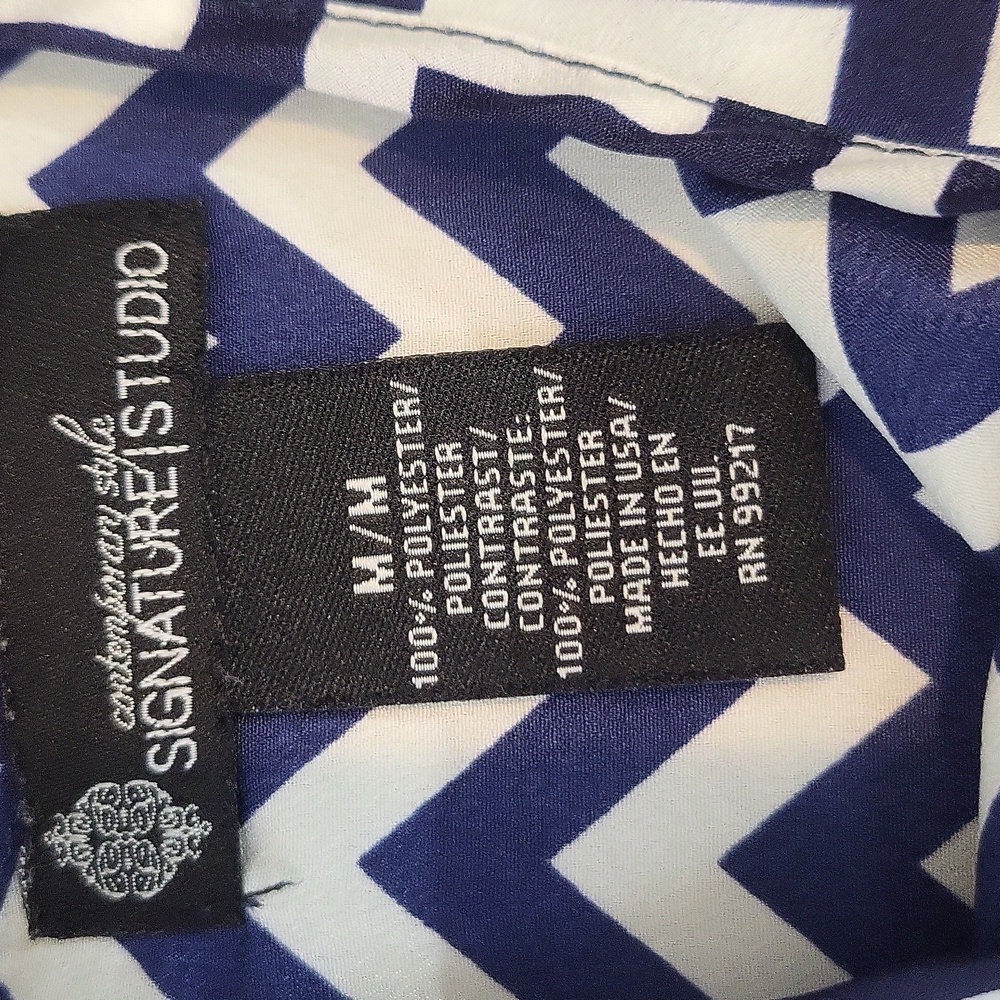 SIGNATURE STUDIO Contemorary Style Red White Blue Chevron Short Sleeve Tunic Top - Picture 3 of 6